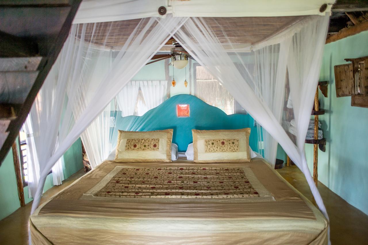 Cabanas La Luna Hotel Тулум Екстериор снимка