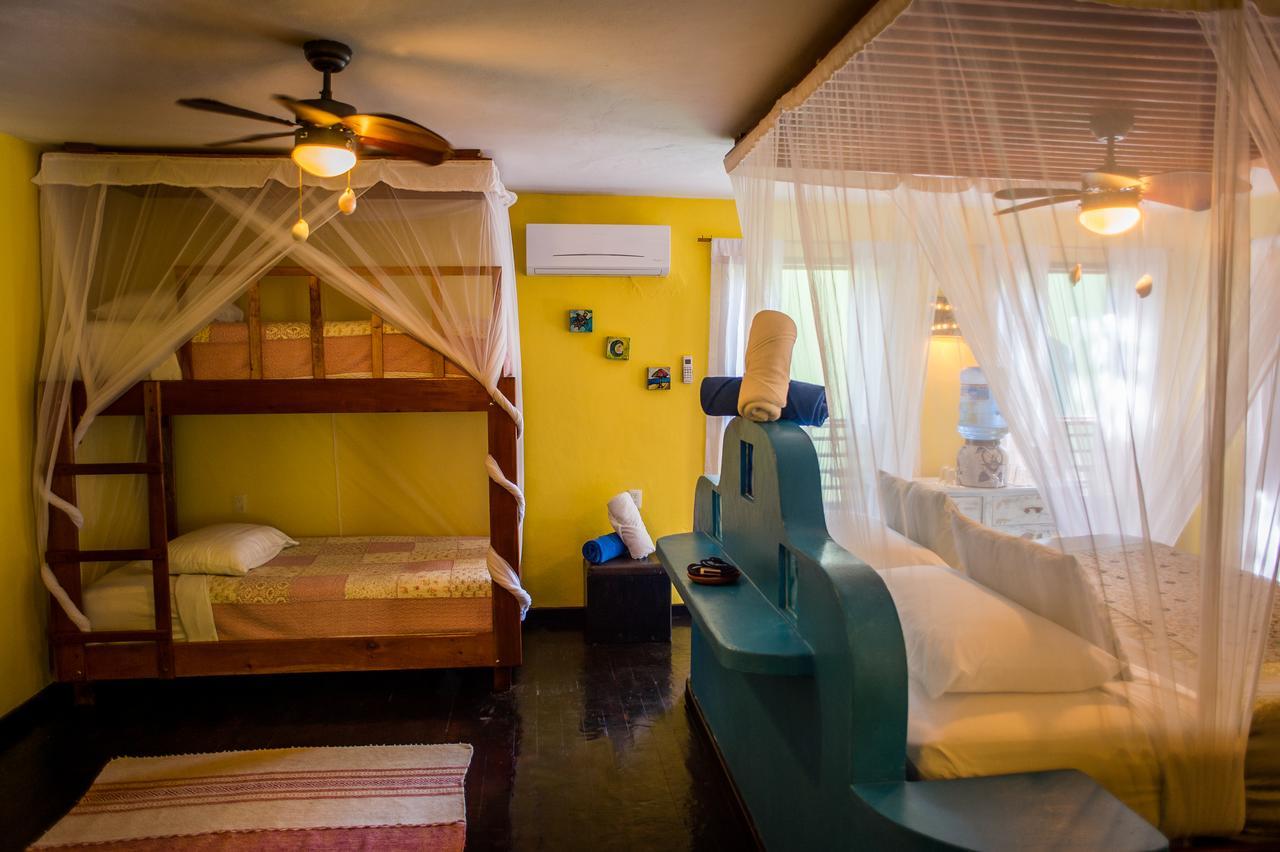 Cabanas La Luna Hotel Тулум Екстериор снимка