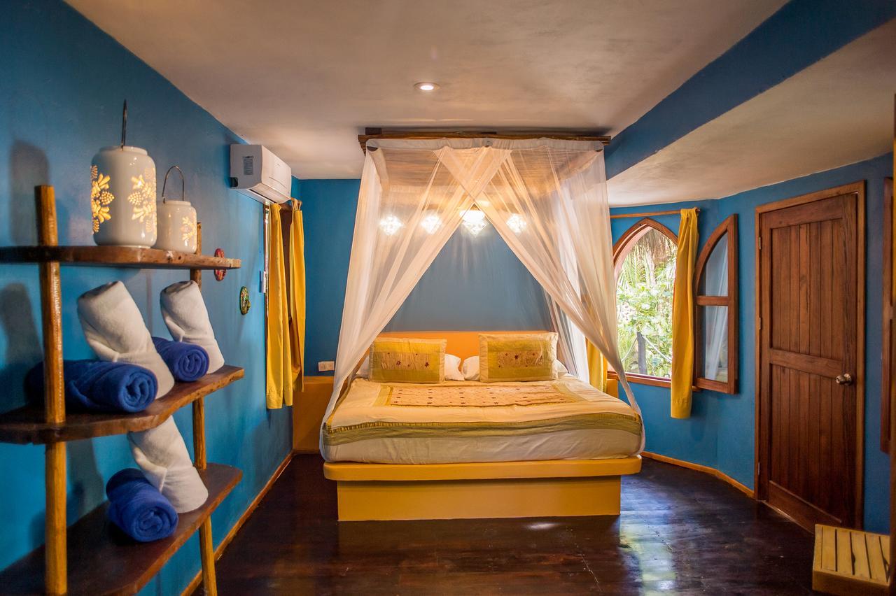 Cabanas La Luna Hotel Тулум Екстериор снимка