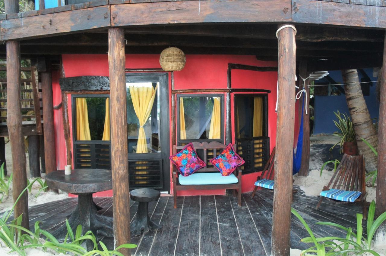 Cabanas La Luna Hotel Тулум Екстериор снимка
